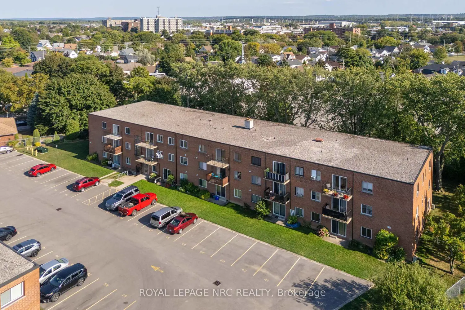 Additional image 16 of 456 Carlton Street 34