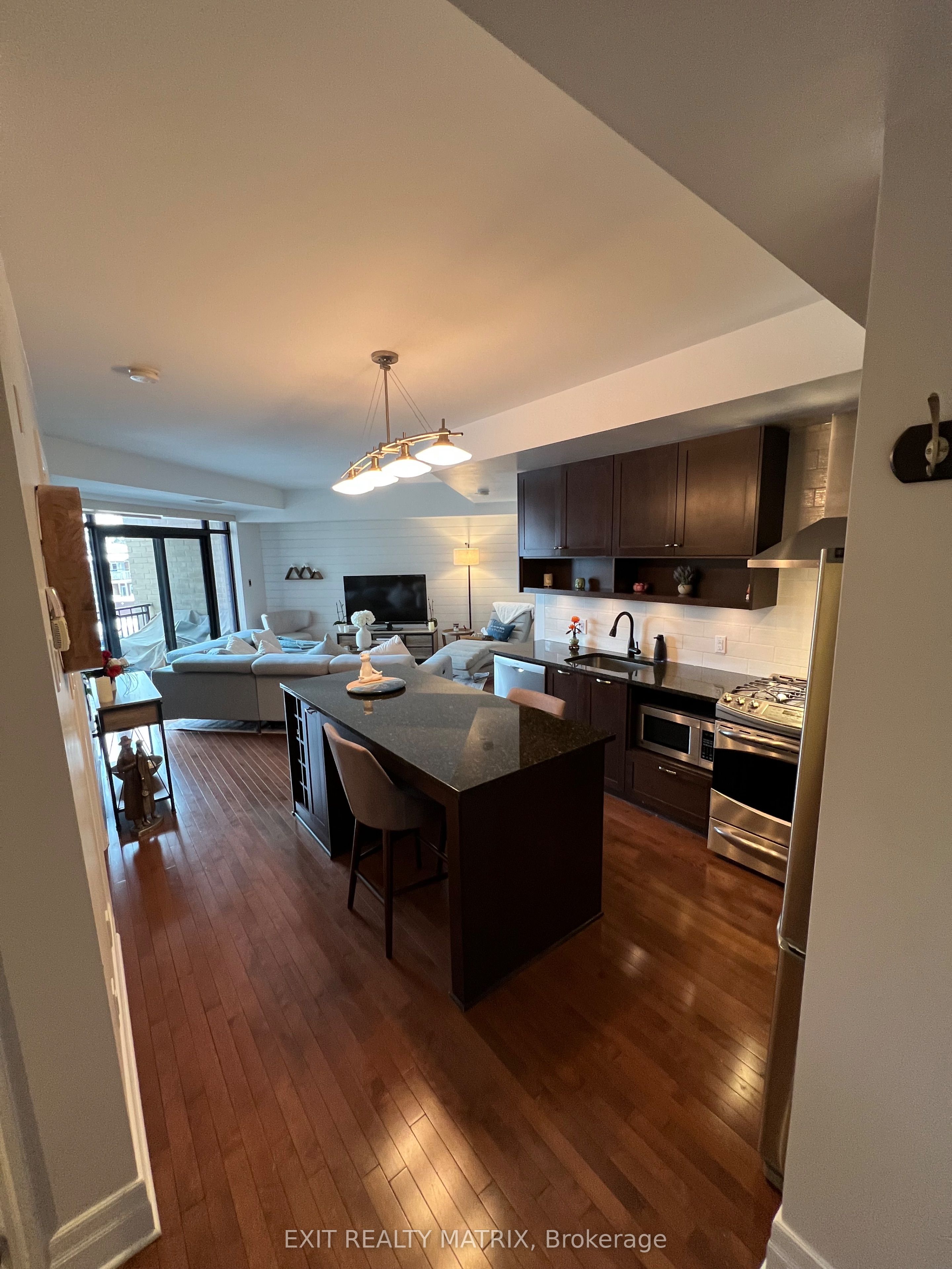 Additional image 2 of 218-808 Bronson Avenue, Ottawa, ON, K1S 5A4