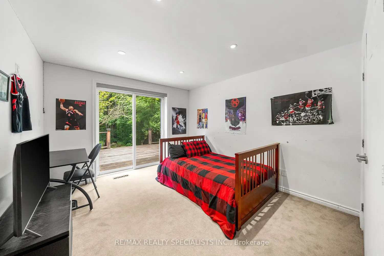 Additional image 12 of 15139 Rockside Road