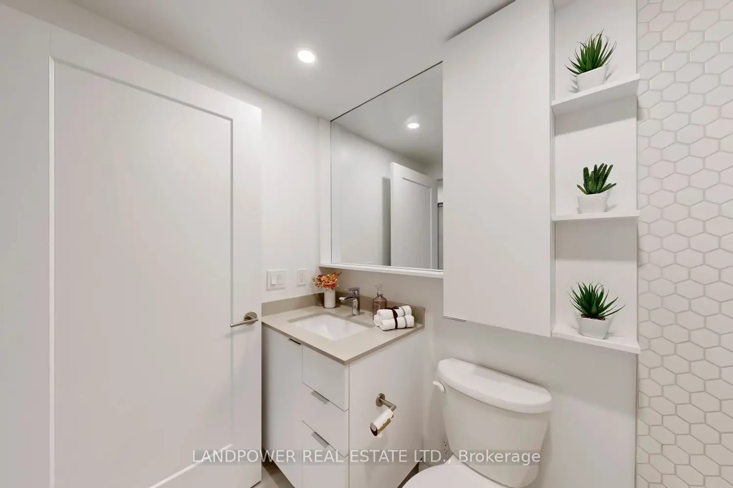 Additional image 12 of 8 Cedarland Drive 1202