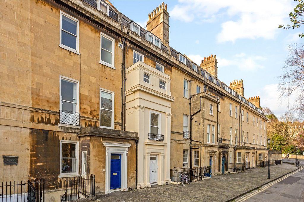 2 bed flat for saleQueens Parade, Bath BA1