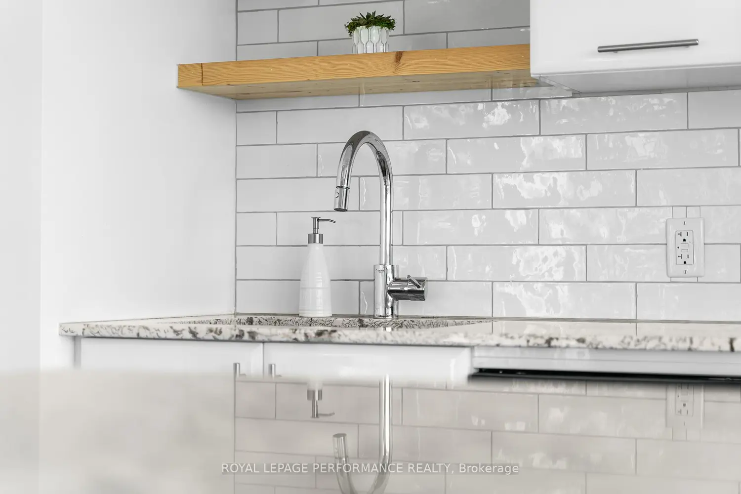 Additional image 9 of 40 Nepean Street 1305