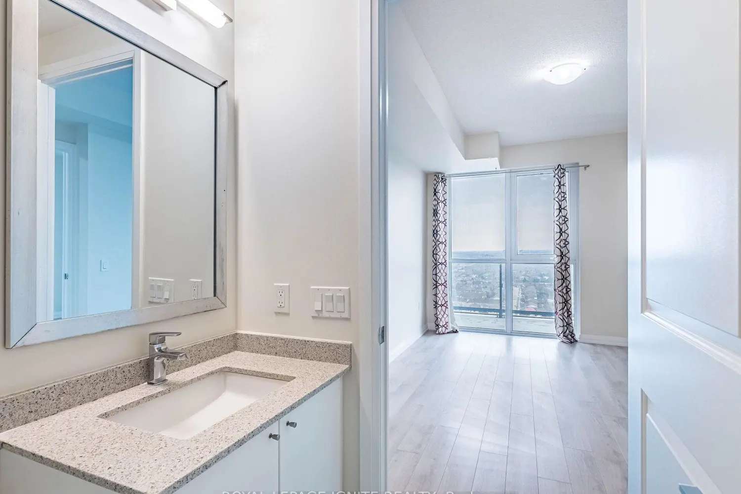 Additional image 8 of 35 Watergarden Drive 2516