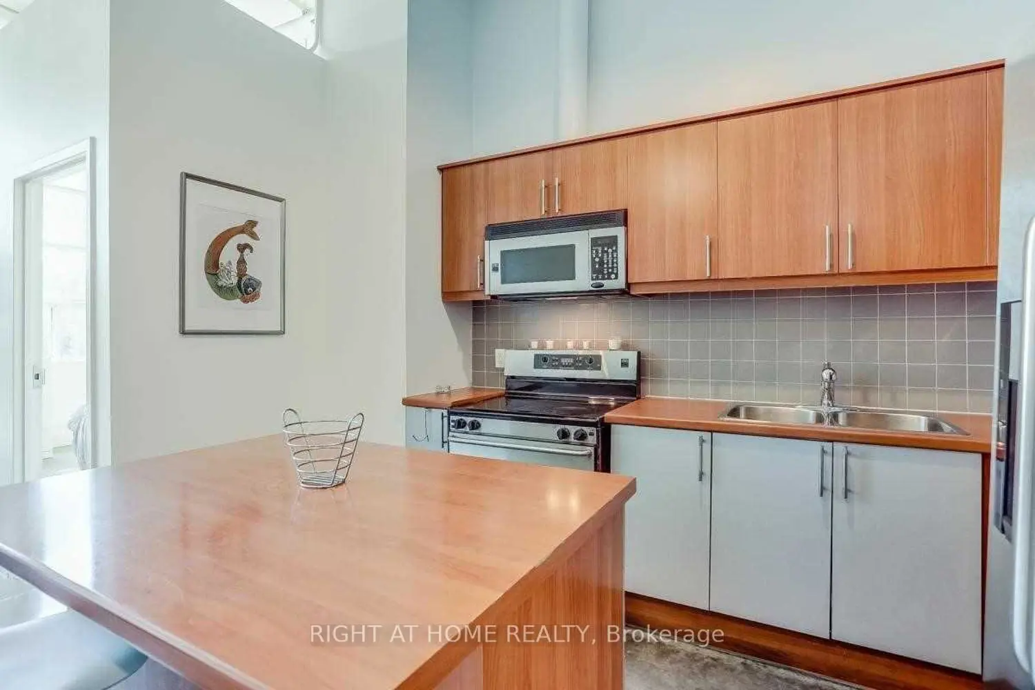 Additional image 6 of 1001 Roselawn Avenue 109