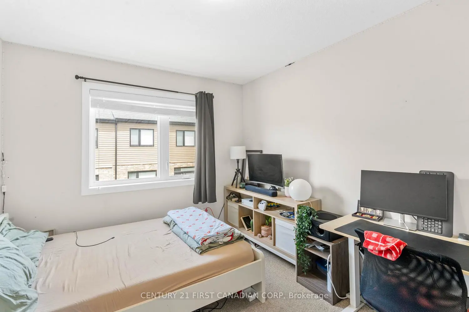 Additional image 16 of 811 Sarnia Road 56