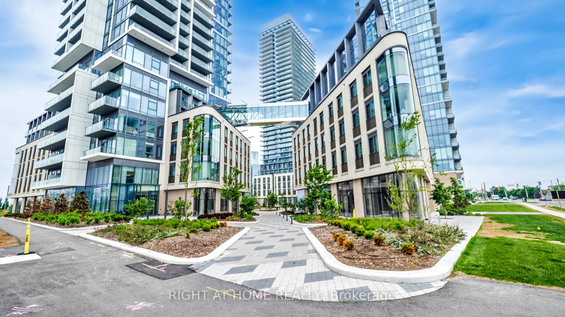 902-1000 Portage Parkway, Vaughan, ON, L4K 0L1