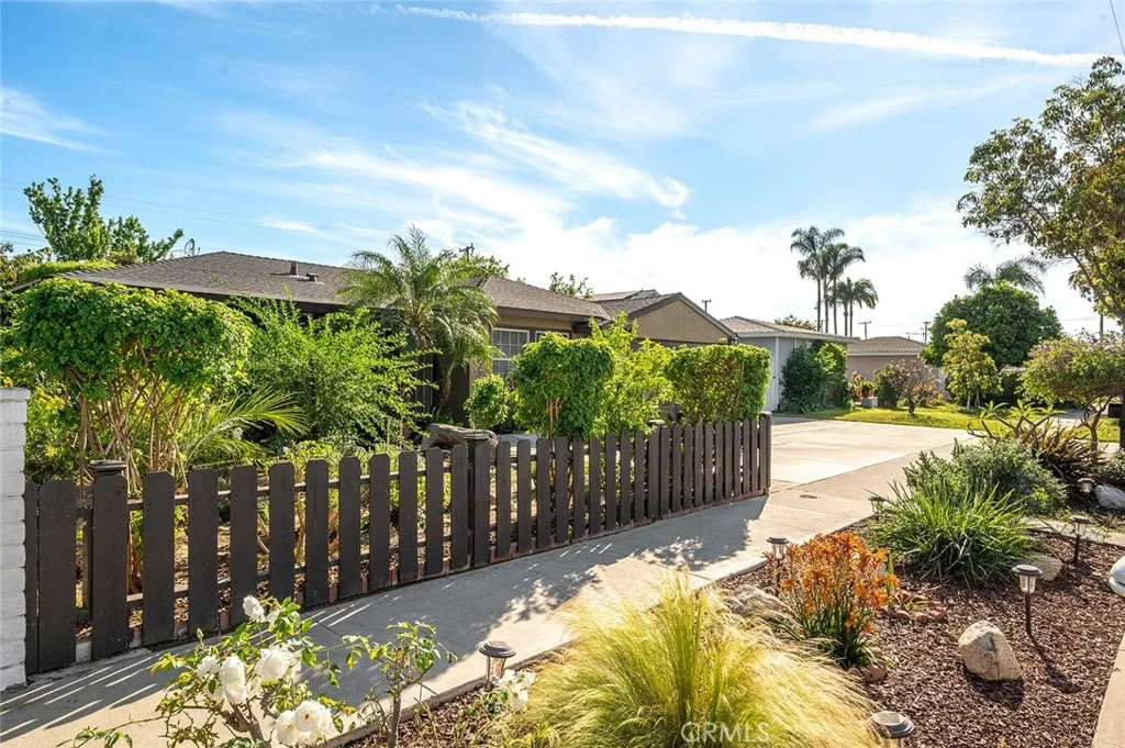 Additional image 6 of 5026 W Roberts Dr, Santa Ana, CA 92704