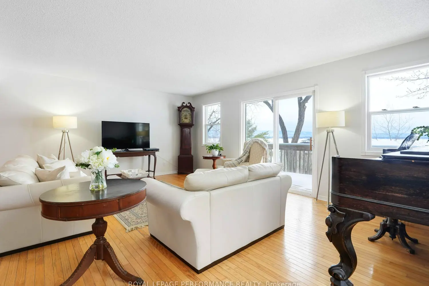 326 Bayview Drive photo 3