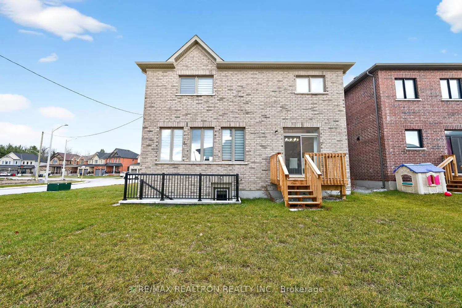 Additional image 20 of 40 Wakefield Boulevard