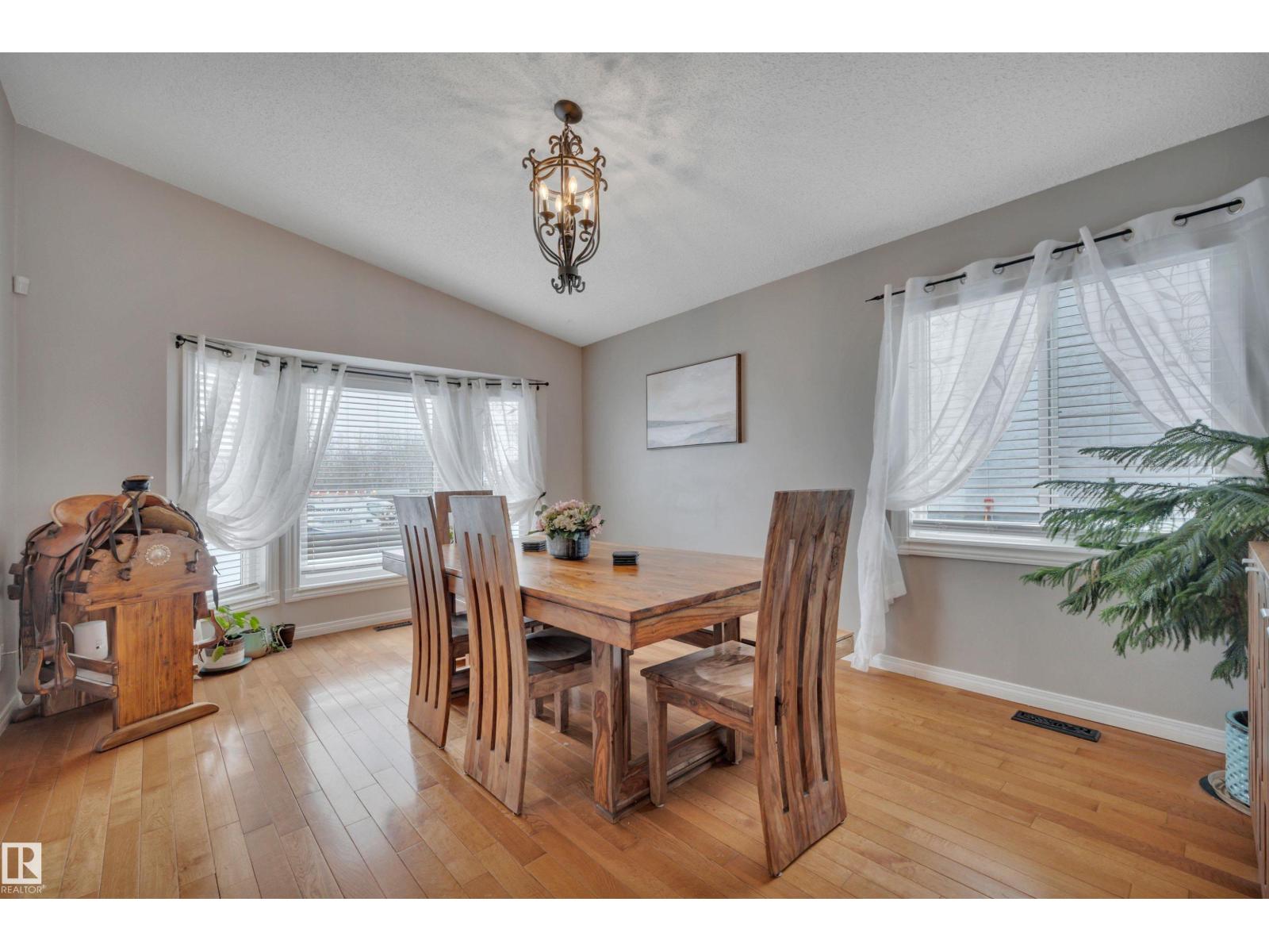 Additional image 6 of 1003 49 Street NW, Edmonton, AB, T6L4C8