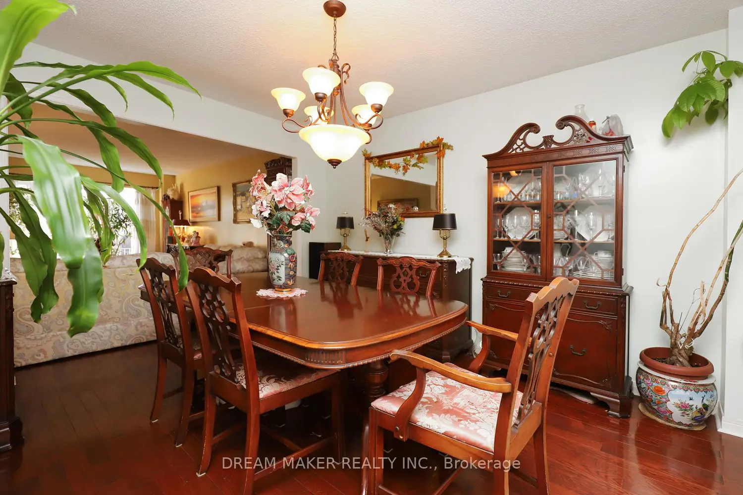 Additional image 6 of 4272 Wakefield Crescent