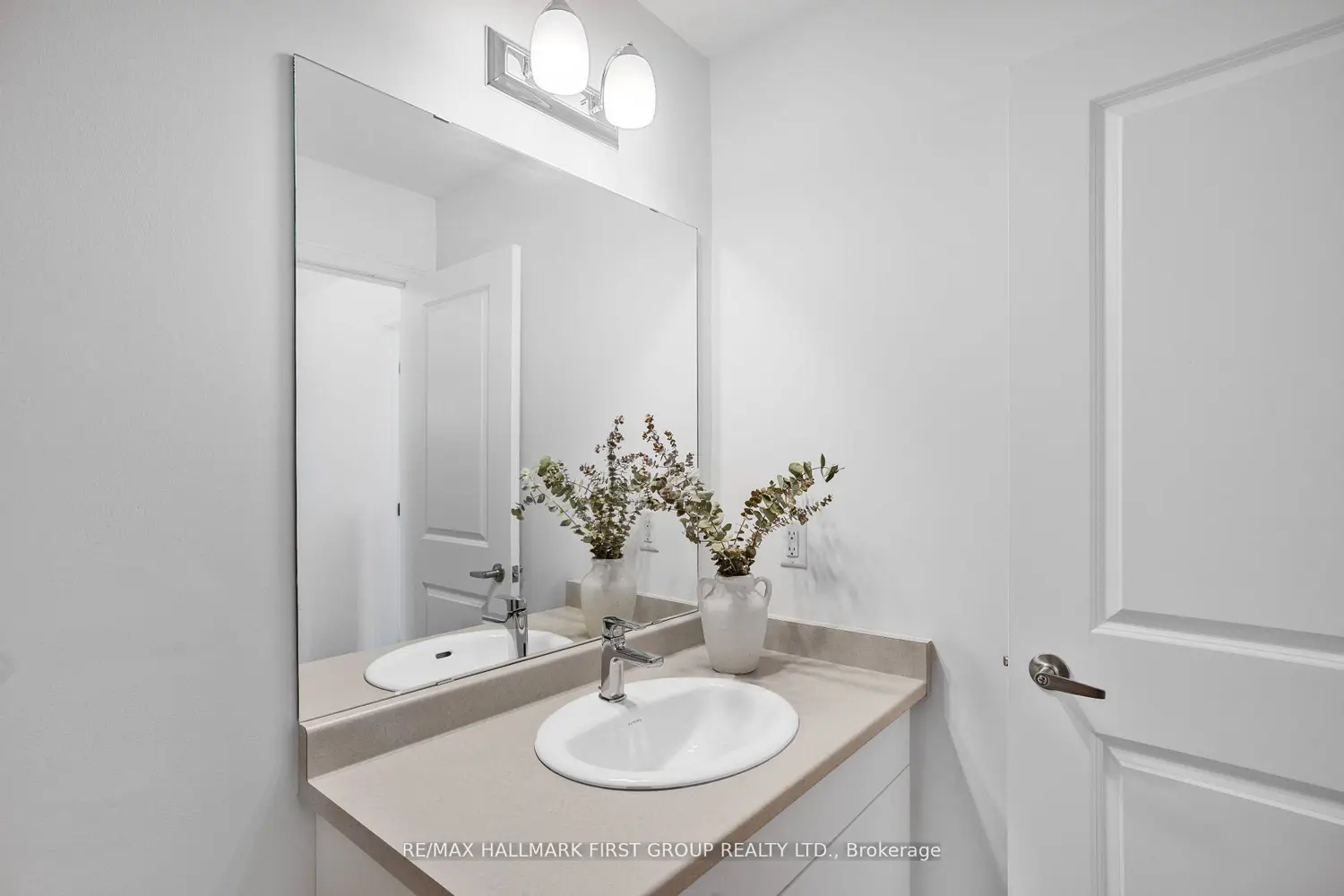 Additional image 16 of 120 Court Drive 28