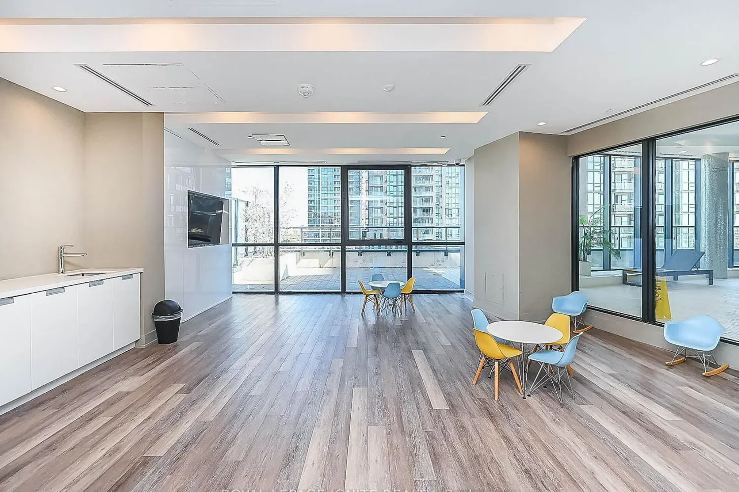 Additional image 20 of 35 Watergarden Drive 2516