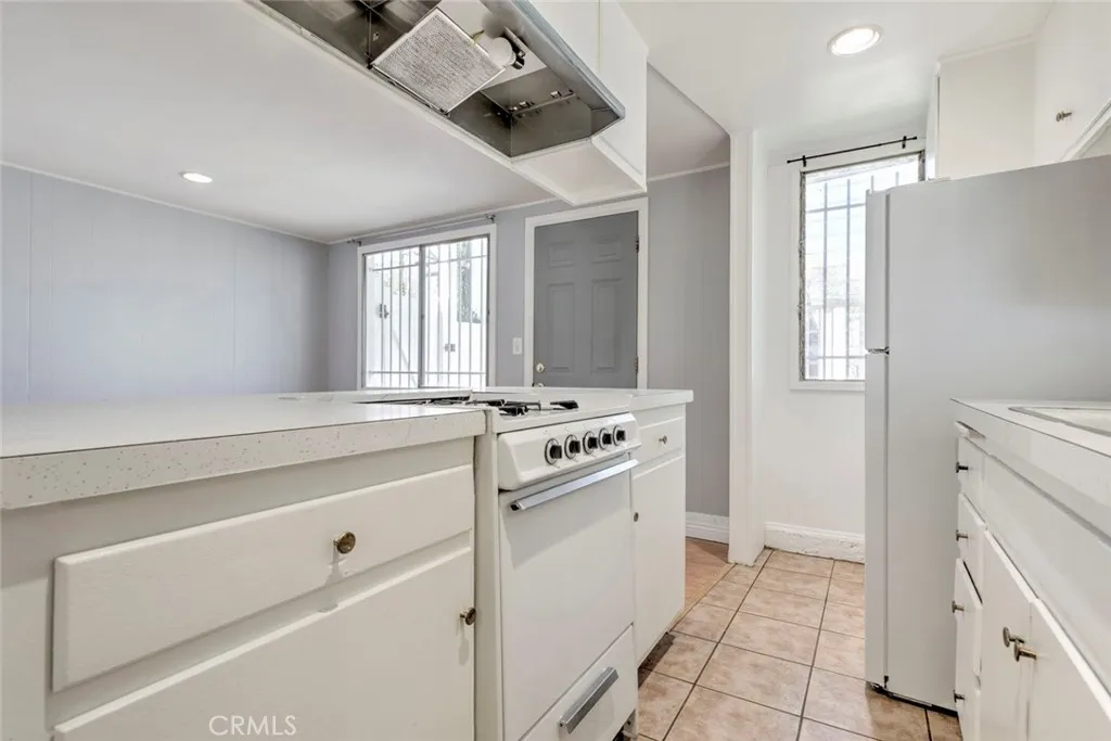 Additional image 116 of 3352 Montrose Ave, La Crescenta, CA 91214