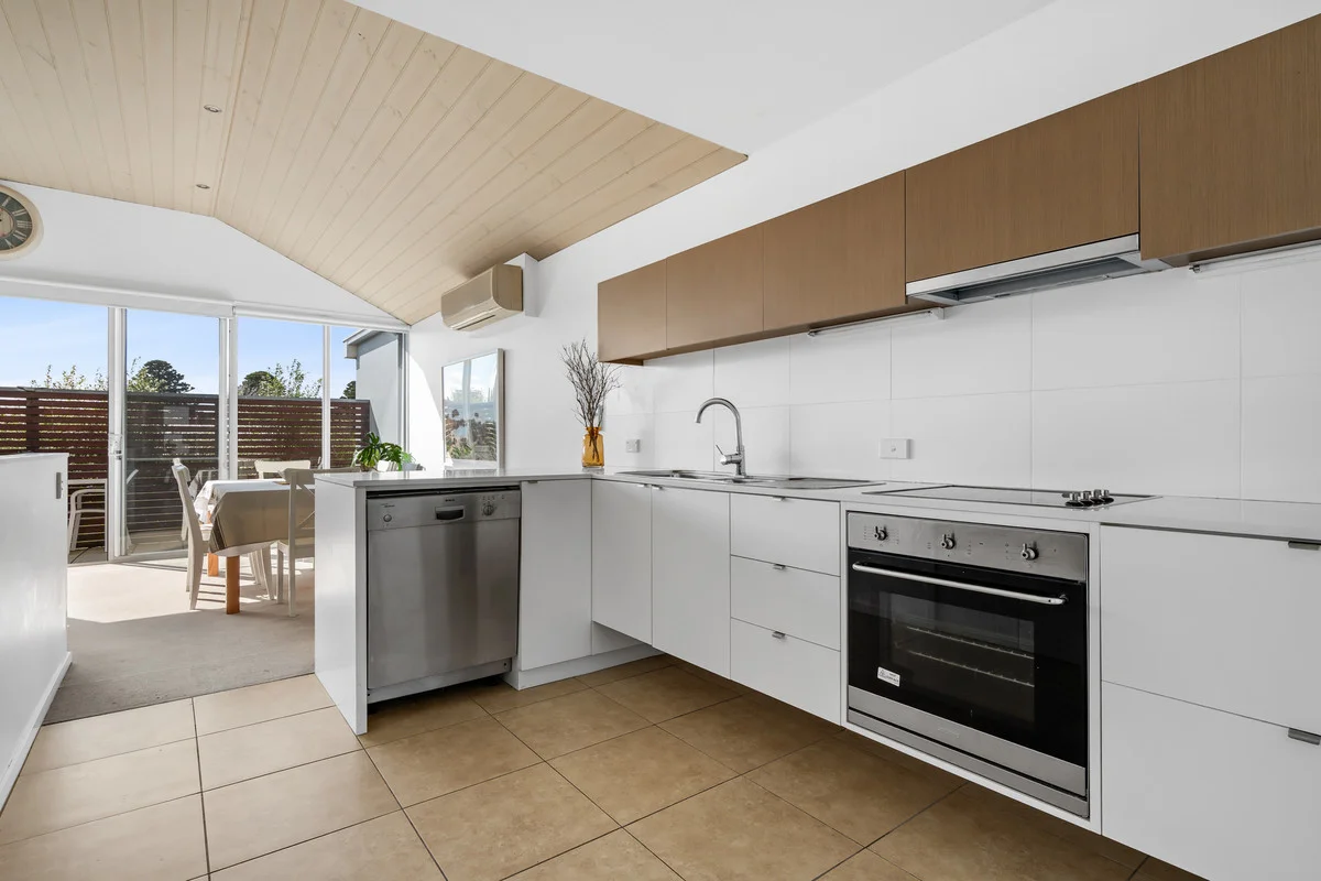 Additional image 14 of 12 / 48-50 Bank Street, Port Fairy VIC 3284