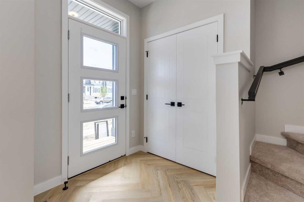 Additional image 2 of 39 Andalusian Road, Cochrane, AB, T4C 3B7