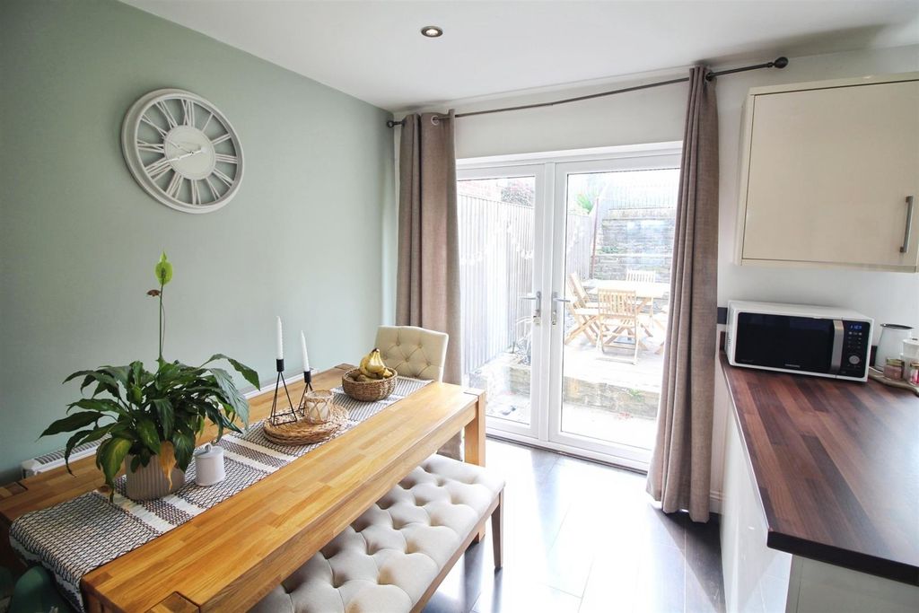 Additional image 3 of 3 bed semi-detached house for saleThe Oval, Rothwell, Leeds LS26