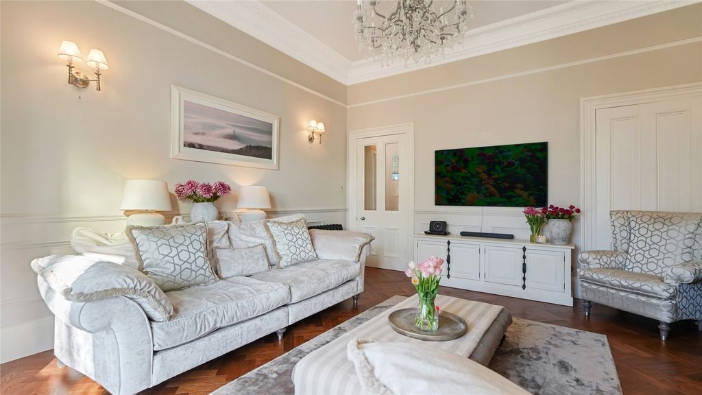 Additional image 3 of 3 bed flat for salePark Place, Stirling, Stirlingshire FK7
