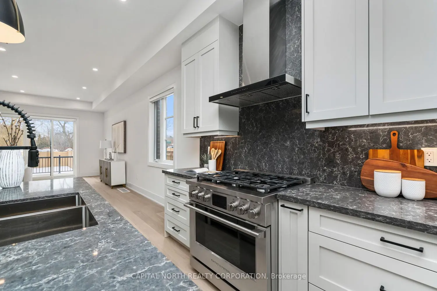 Additional image 5 of 1076 Roosevelt Road