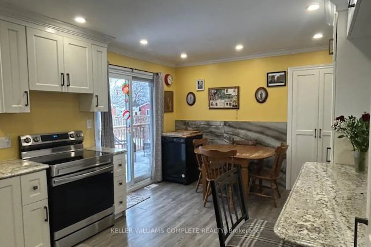 Additional image 5 of 453 Leonard Avenue