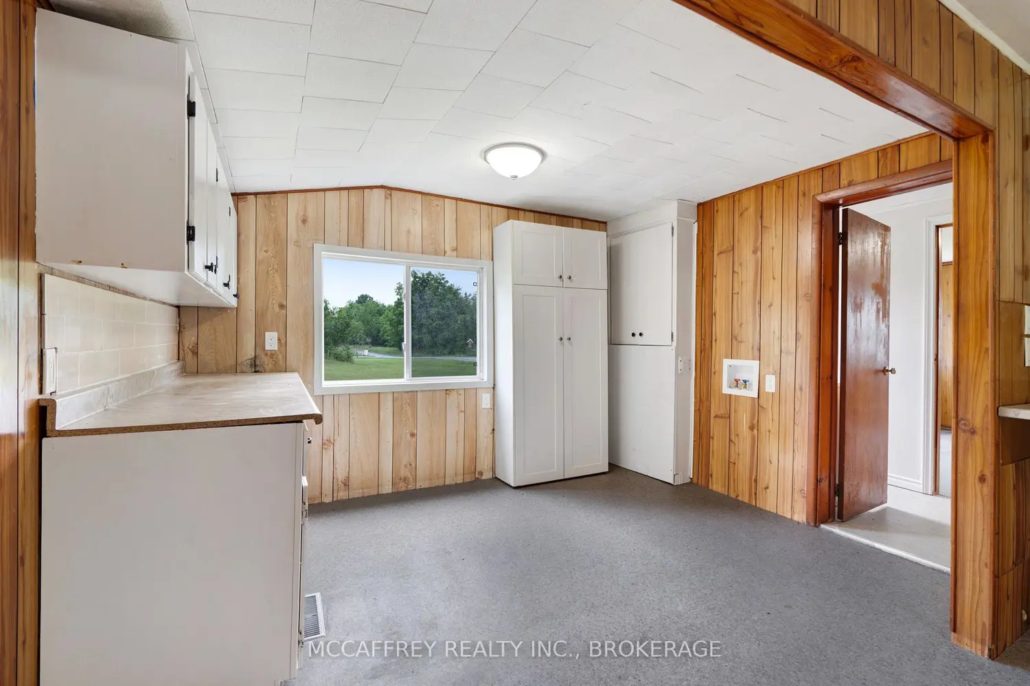 333 Burridge Road photo 4
