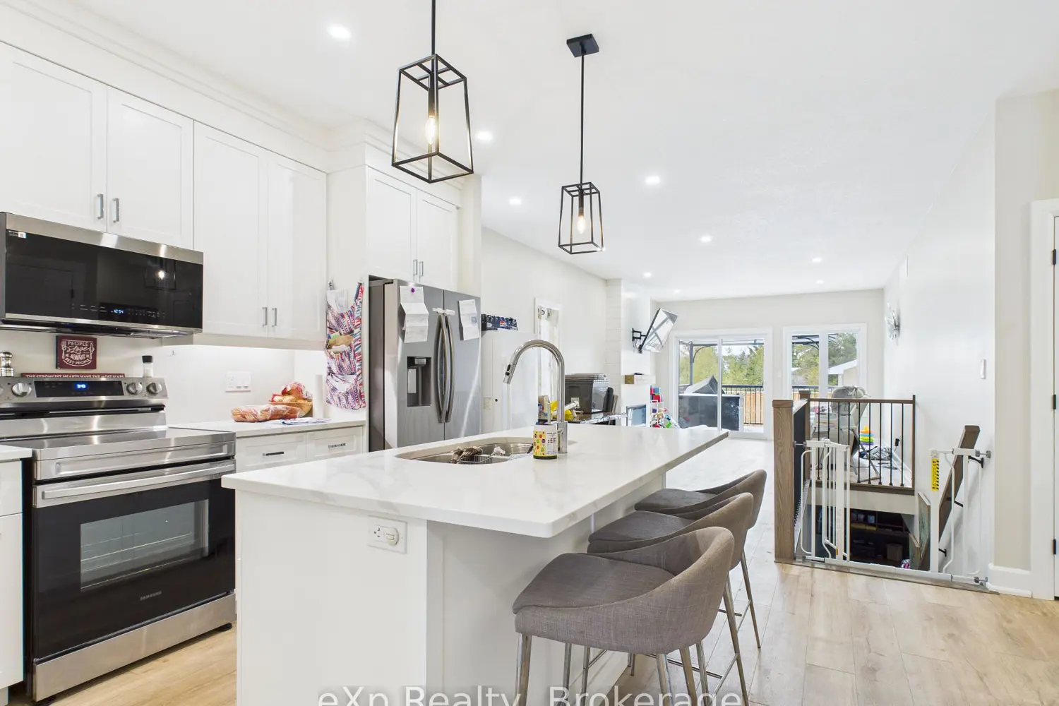 Additional image 2 of 221130 Grey Road 9