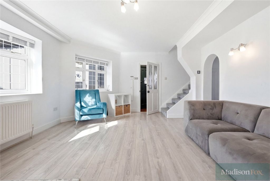 Additional image 4 of 3 bed semi-detached house for saleGravel Close, Chigwell, Essex IG7