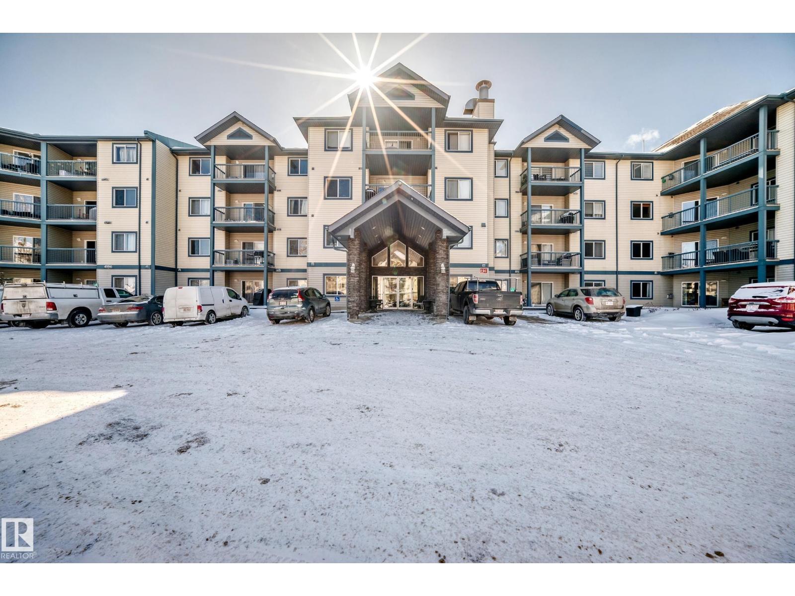 105-16303 95 Street NW, Edmonton, AB, T5Z3V1