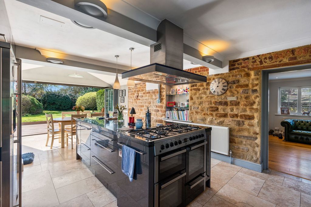 Additional image 6 of 3 bed detached house for saleShirley Cottage, Worthing Road, Dial Post, Horsham RH13