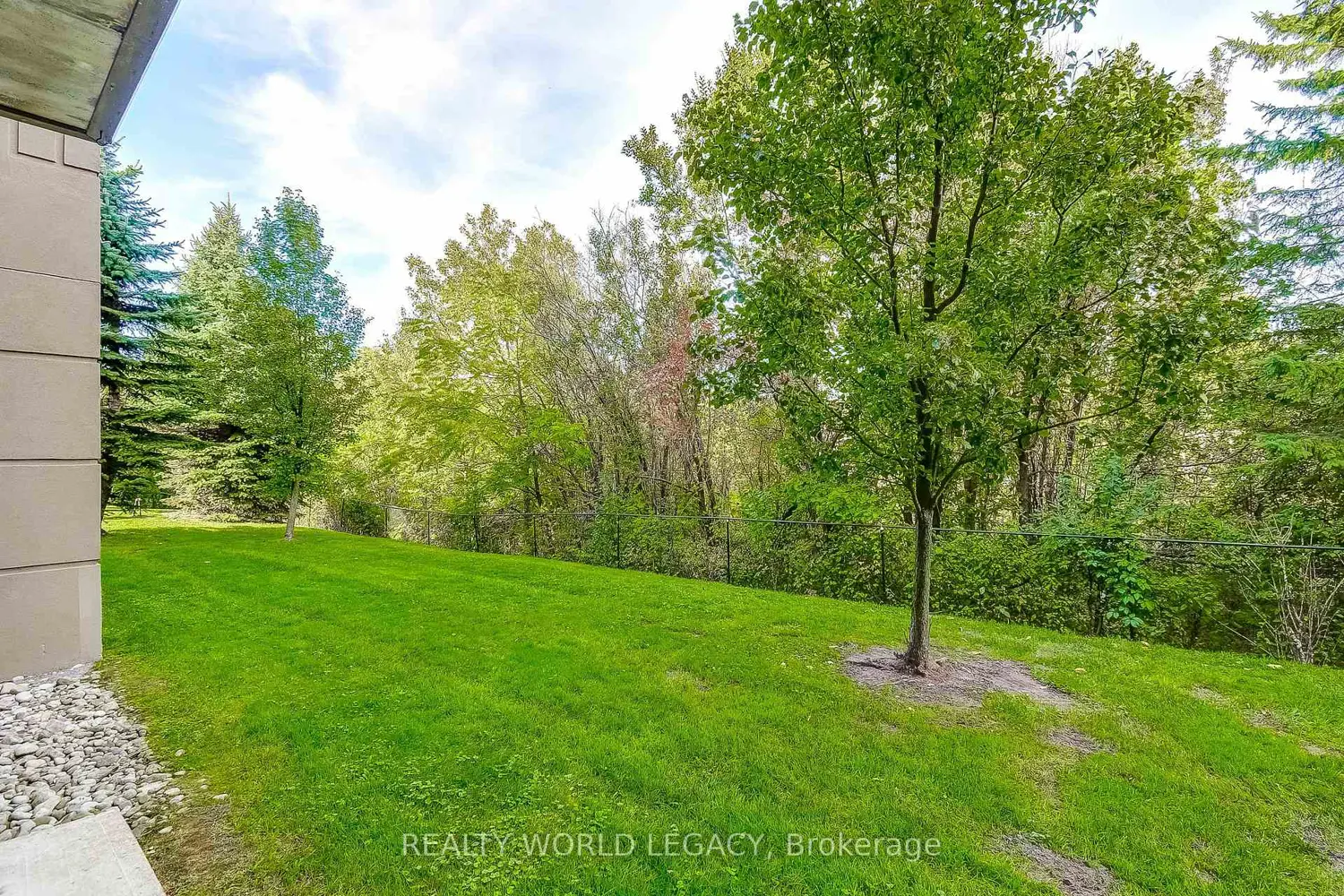 Additional image 18 of 2055 Appleby Line 103