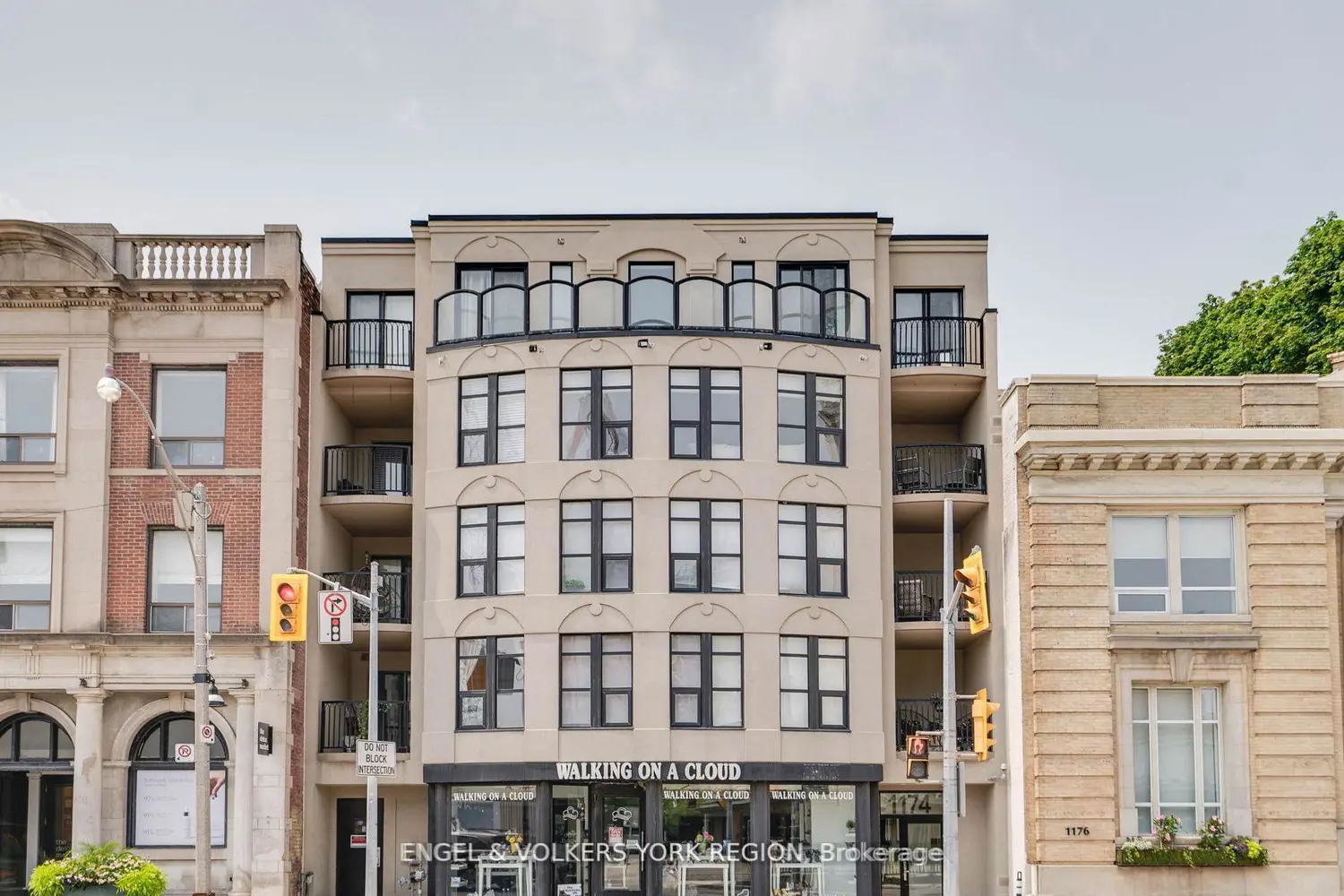 Additional image 3 of 1174 Yonge Street 203