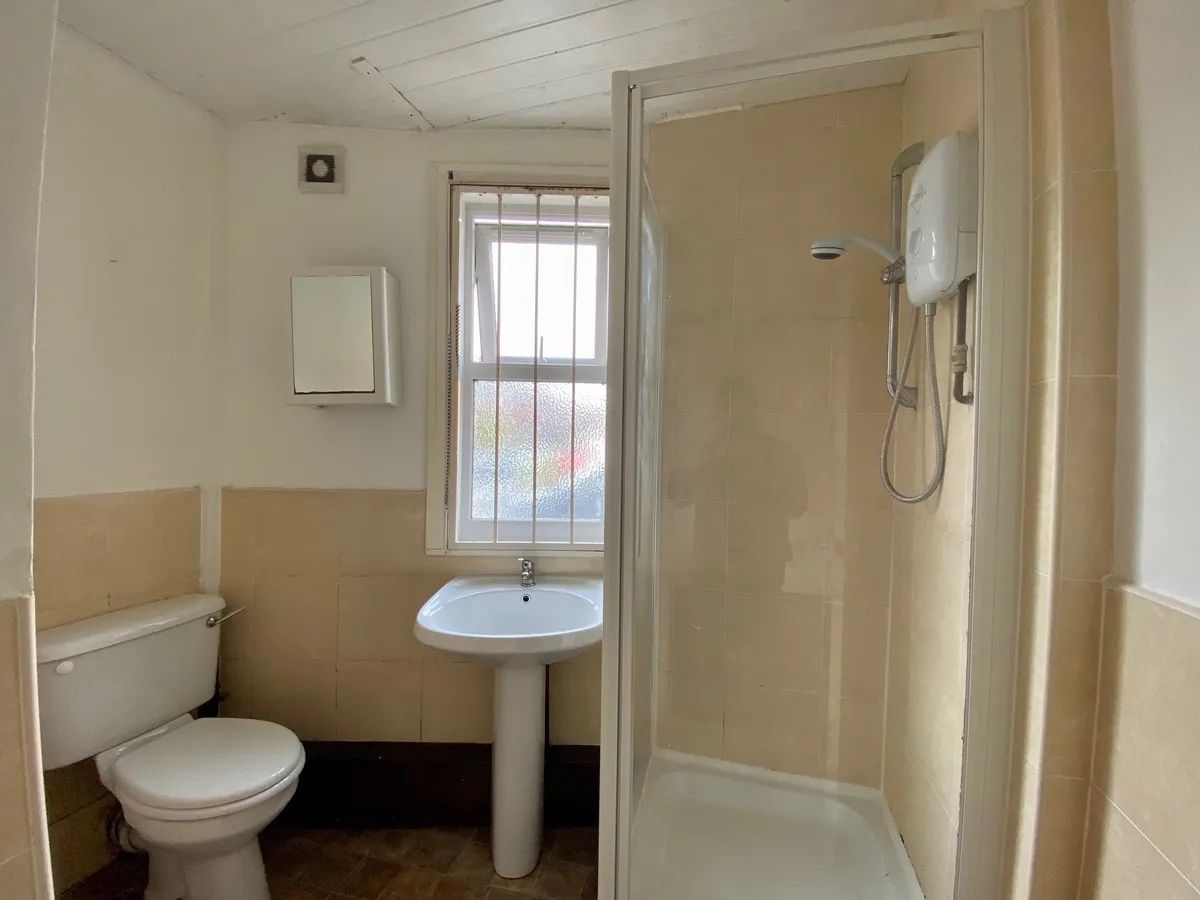 Additional image 2 of 1 Bed Flat, Hyde Park Road, LS6, N1 7GU