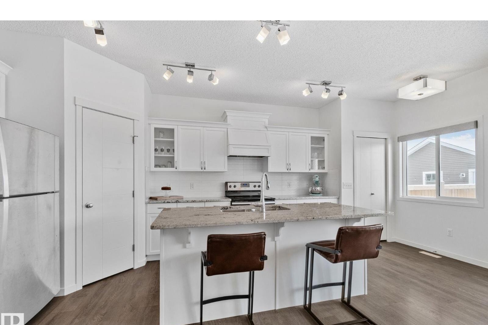 Additional image 8 of 540 Ebbers Way NW, Edmonton, AB, T5Y3T8