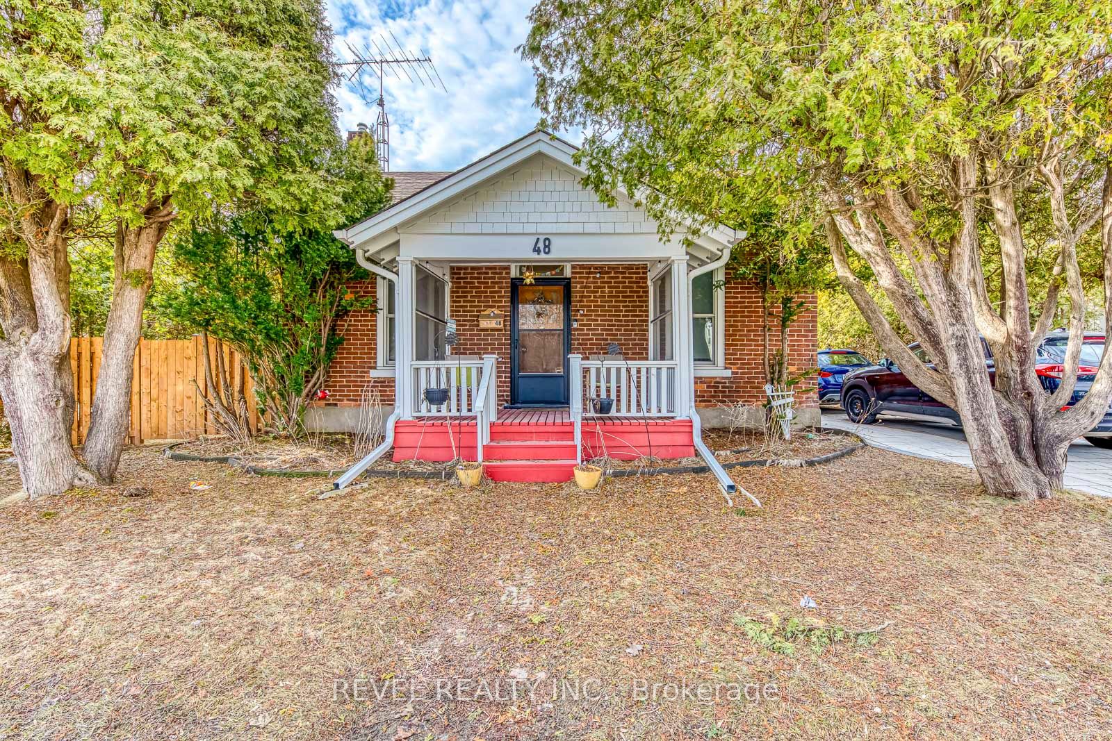 48 Young Street, Halton Hills, ON, L7J 2G7