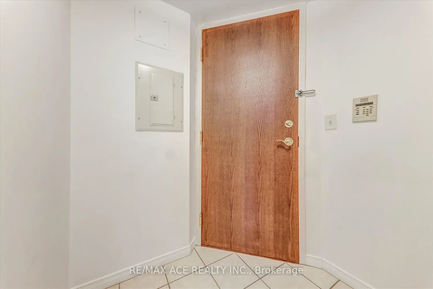 Additional image 9 of 2545 Erin Centre Boulevard 1803