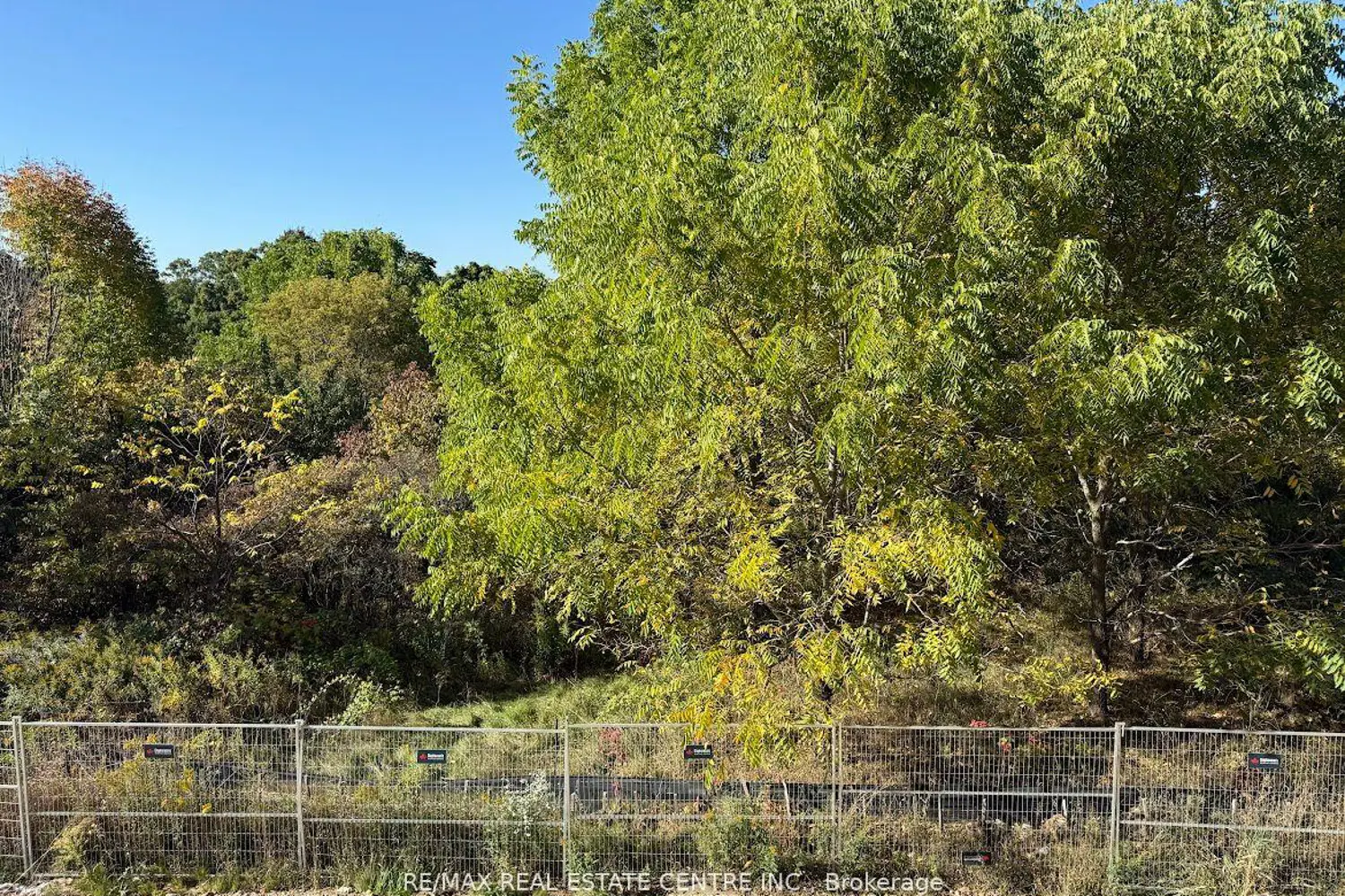 Additional image 16 of 660 Colborne Street 41