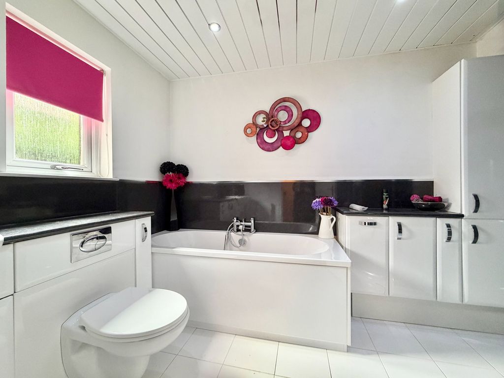 Additional image 18 of 3 bed flat for saleNewhouse Road, Grangemouth FK3