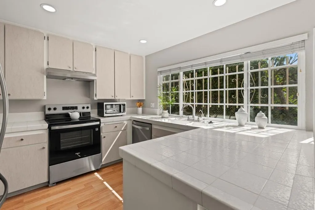 Additional image 79 of 3027 Oval Drive, San Diego, CA 92139