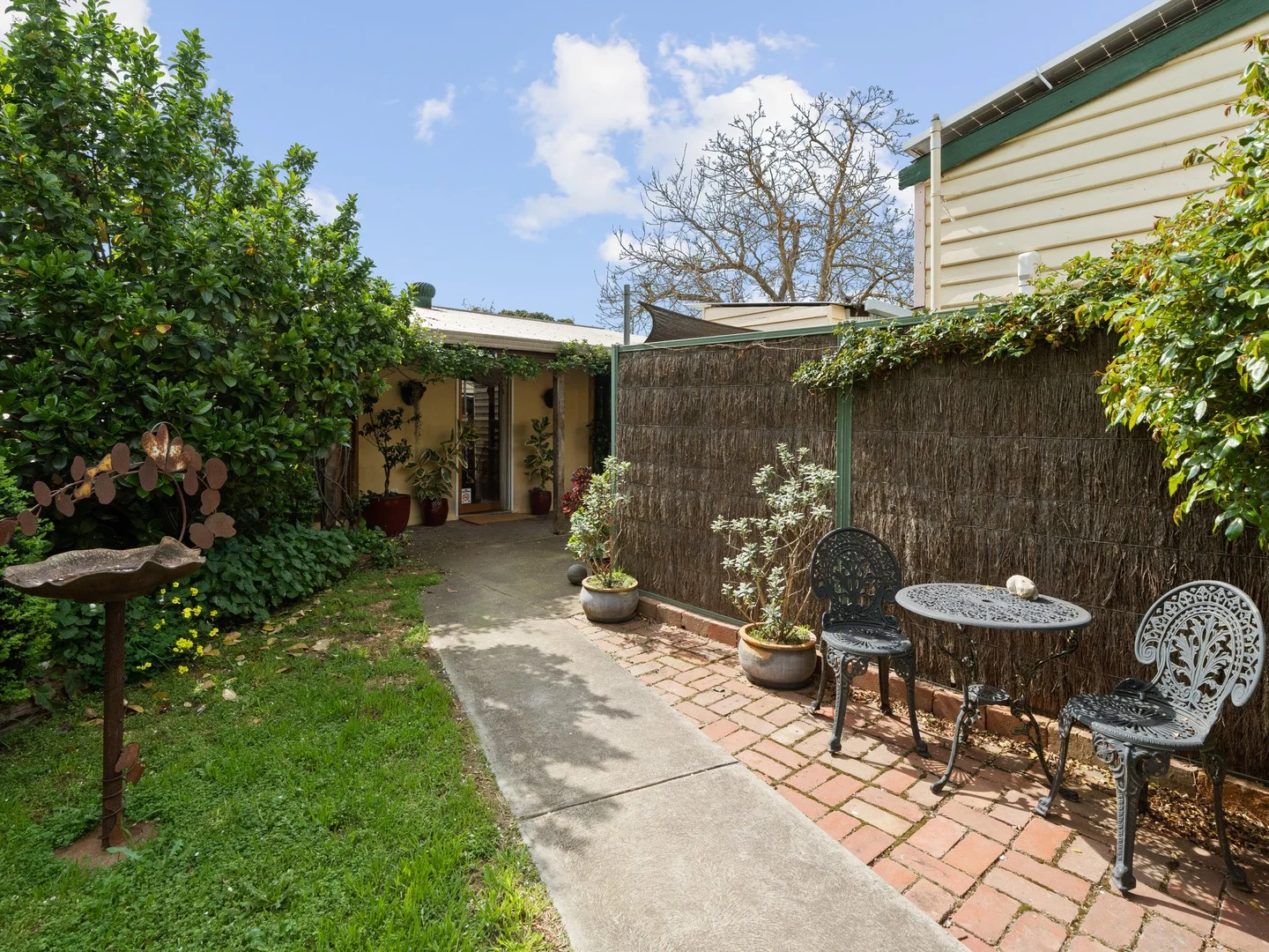 10 BANK STREET, Avenel VIC 3664