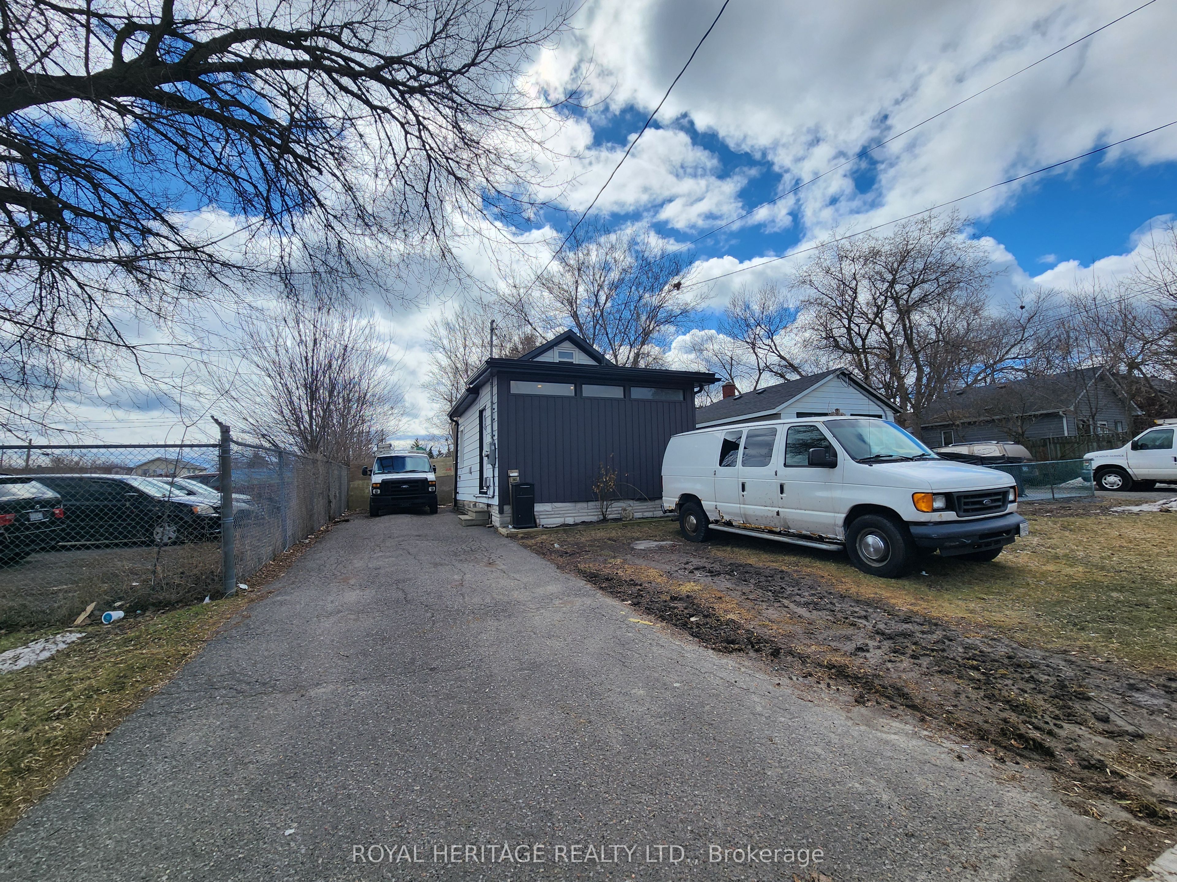 Additional image 2 of 203 Valencia Road, Oshawa, ON, L1J 1P2