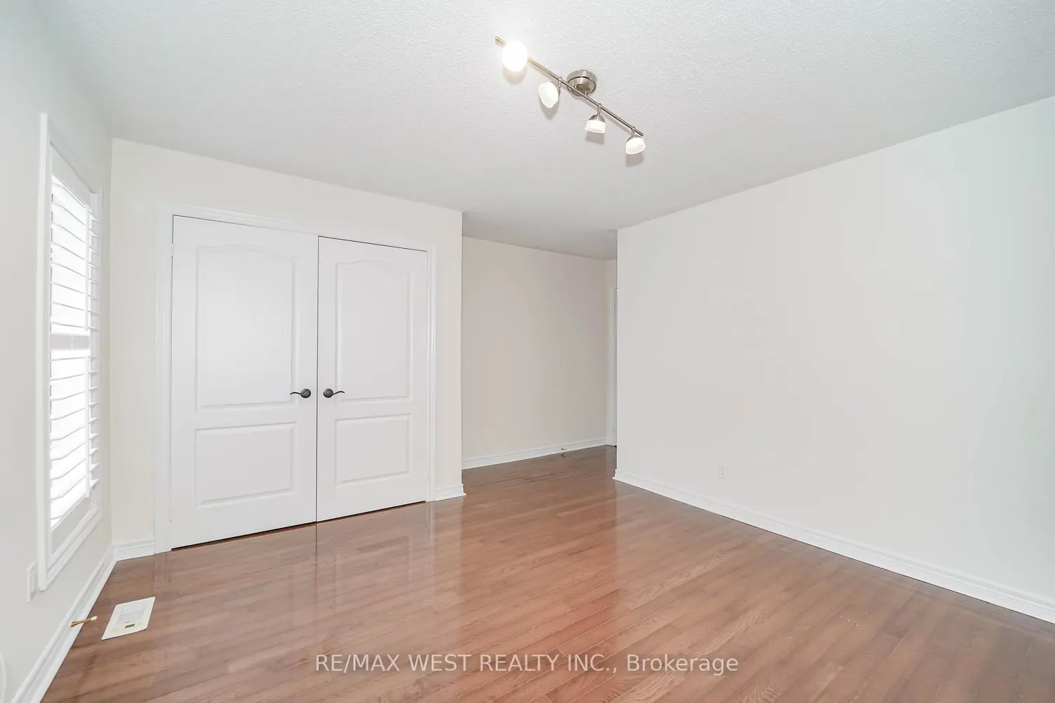 Additional image 8 of 81 Woodview Drive