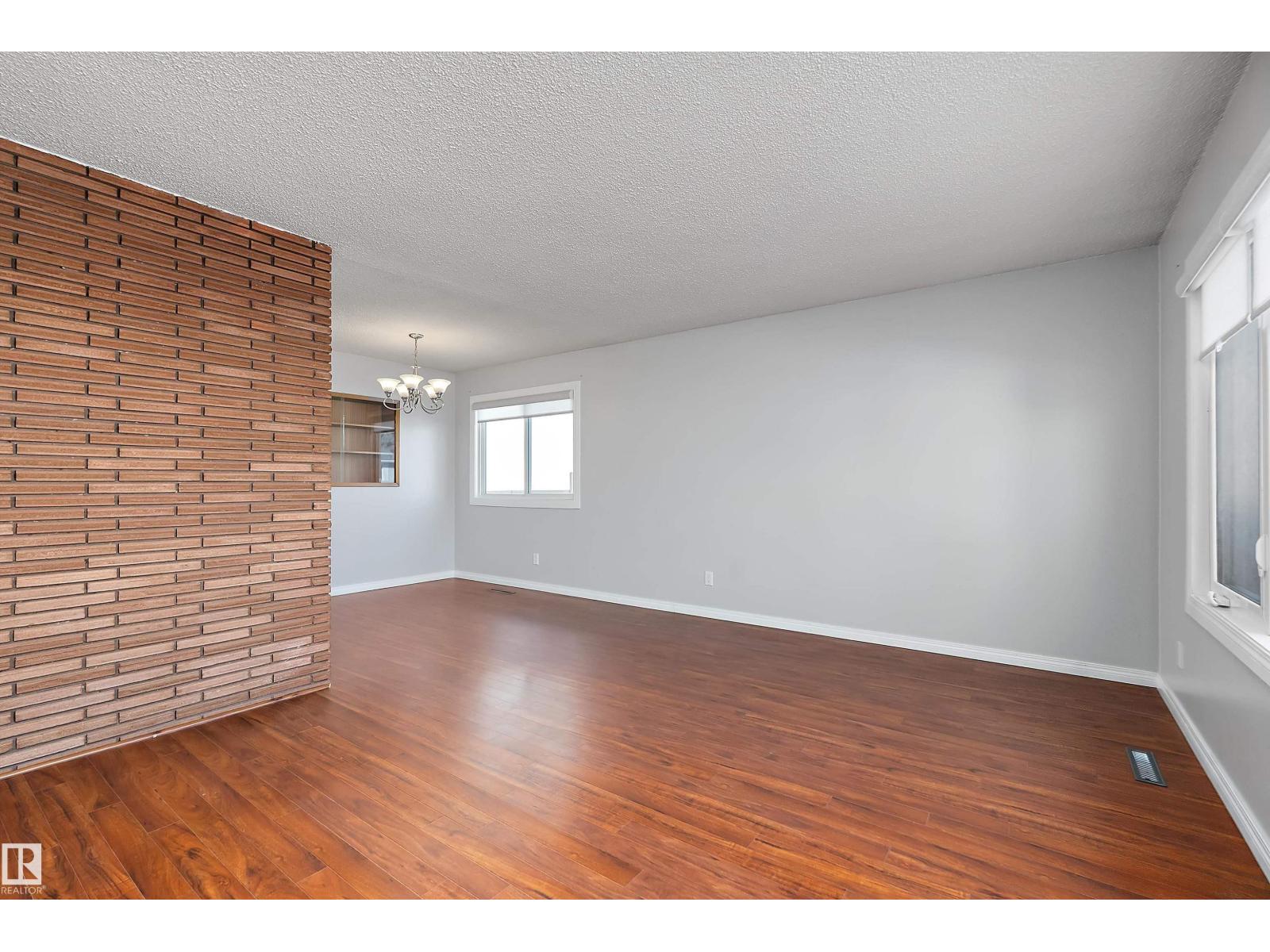 Additional image 2 of 7711-132 A Avenue NW, Edmonton, AB, T5C2C4