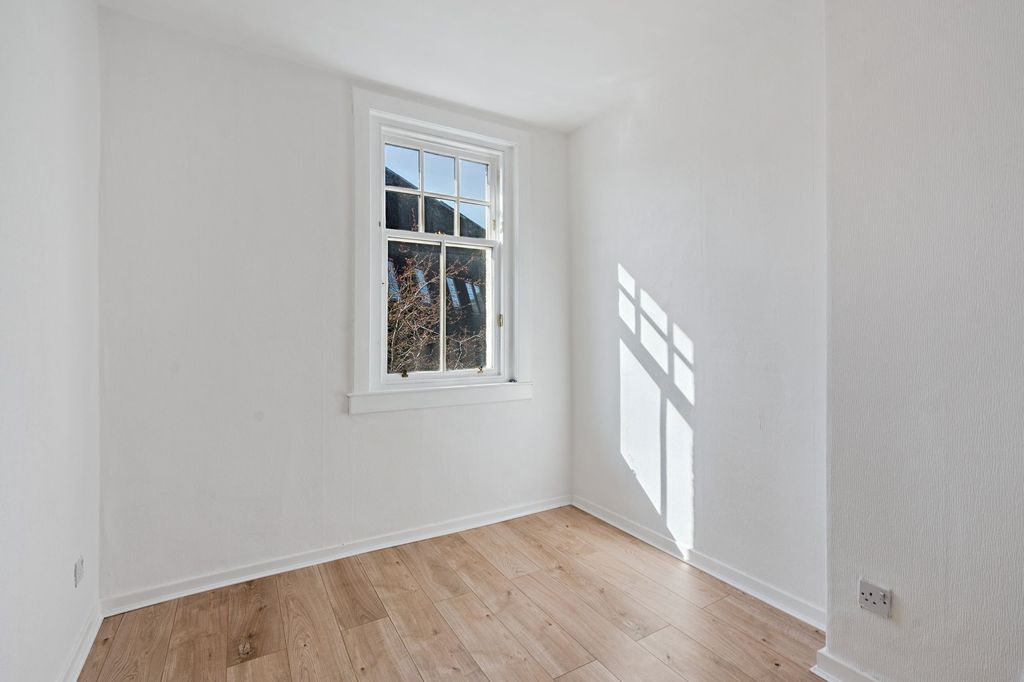 Additional image 6 of 2 bed flat for saleSt. Marys Wynd, Stirling FK8