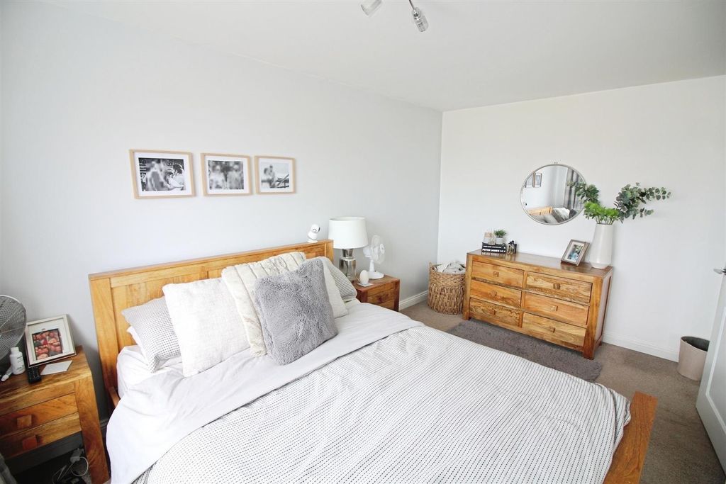 Additional image 8 of 3 bed semi-detached house for saleThe Oval, Rothwell, Leeds LS26