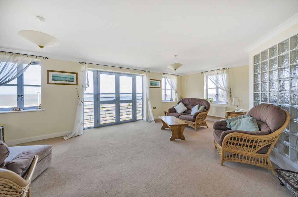 2 bed flat for saleTrinity Way, Minehead, Somerset TA24 photo 5