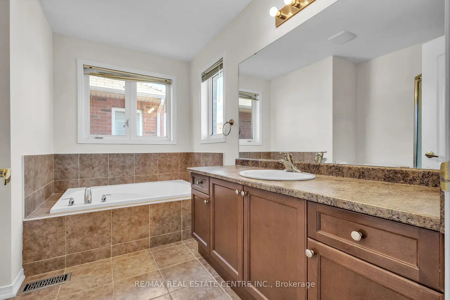 Additional image 11 of 86 Glendarling Crescent