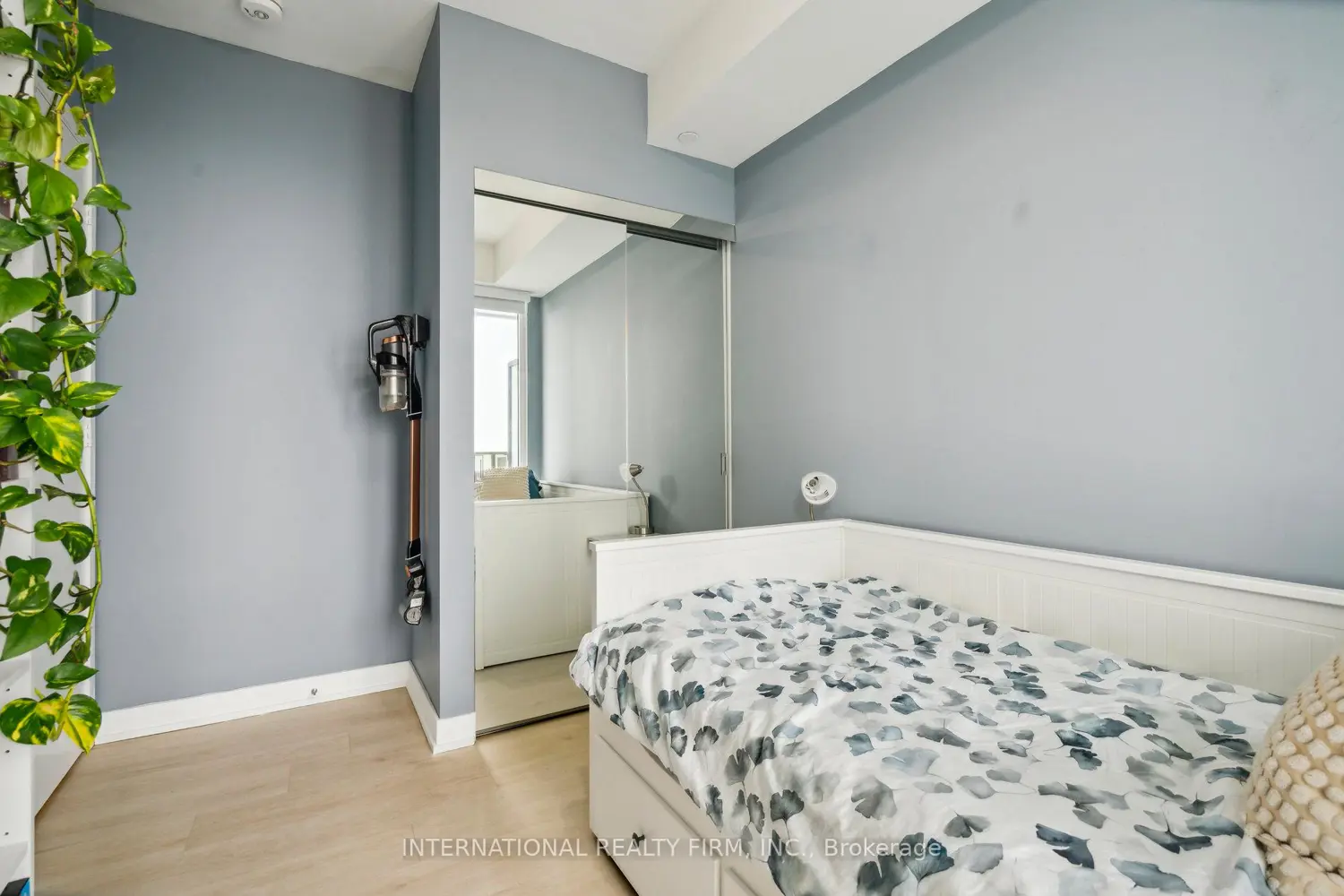 Additional image 7 of 3900 Confederation Parkway 4004