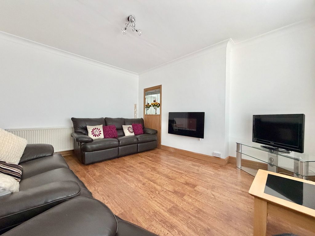 Additional image 5 of 3 bed flat for saleNewhouse Road, Grangemouth FK3