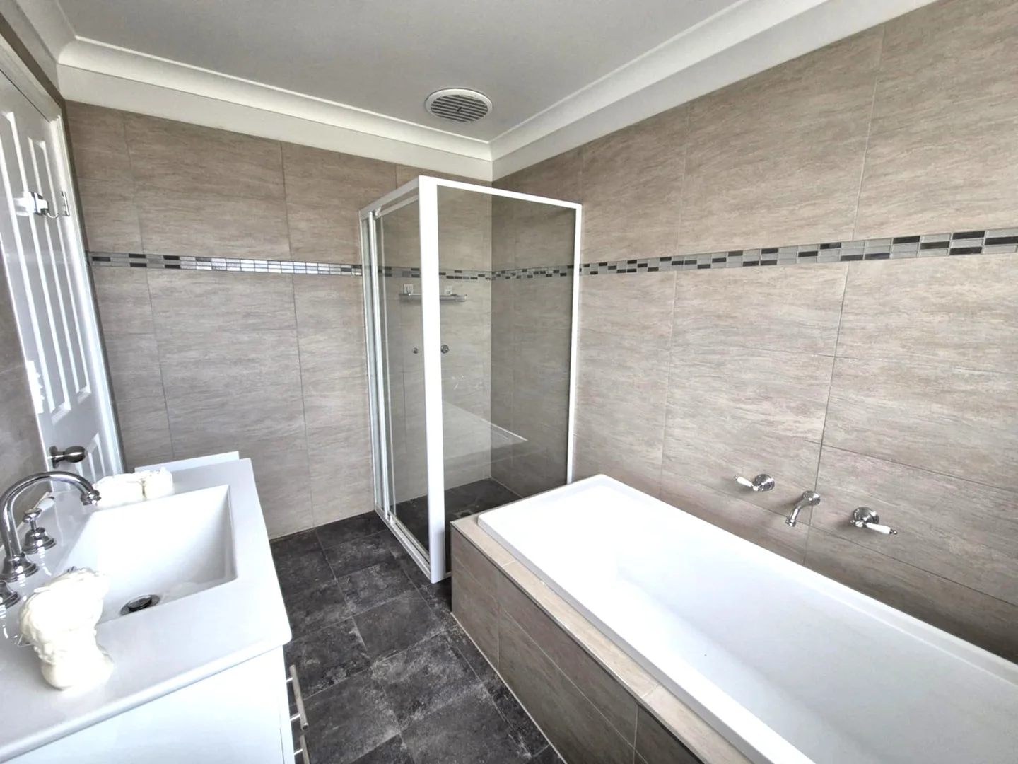 Additional image 10 of 54 Hurley St, Cootamundra NSW 2590