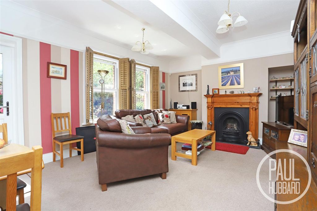 2 bed maisonette for saleRectory Road, Pakefiled NR33 photo 4